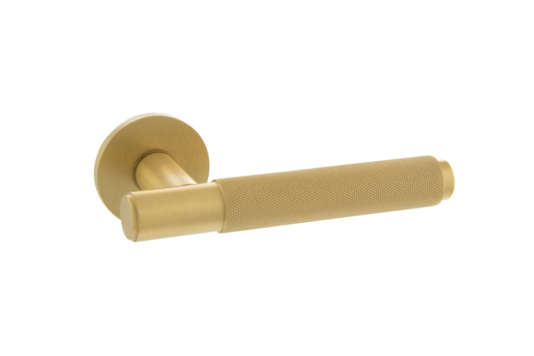 Millhouse Brass Crompton Knurled Lever Door Handle on 5mm Slimline Round Rose - Satin Brass