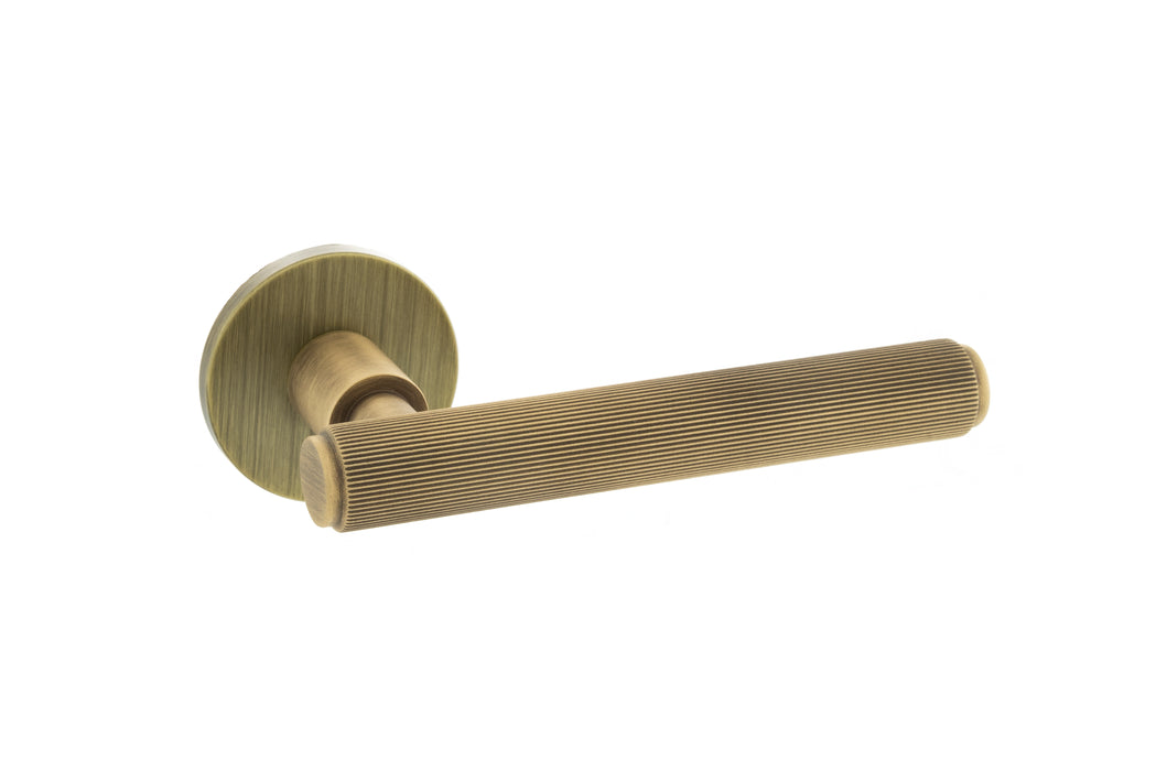 Millhouse Brass Stephenson Knurled Lever Door Handle on 5mm Slimline Round Rose - Yester Bronze